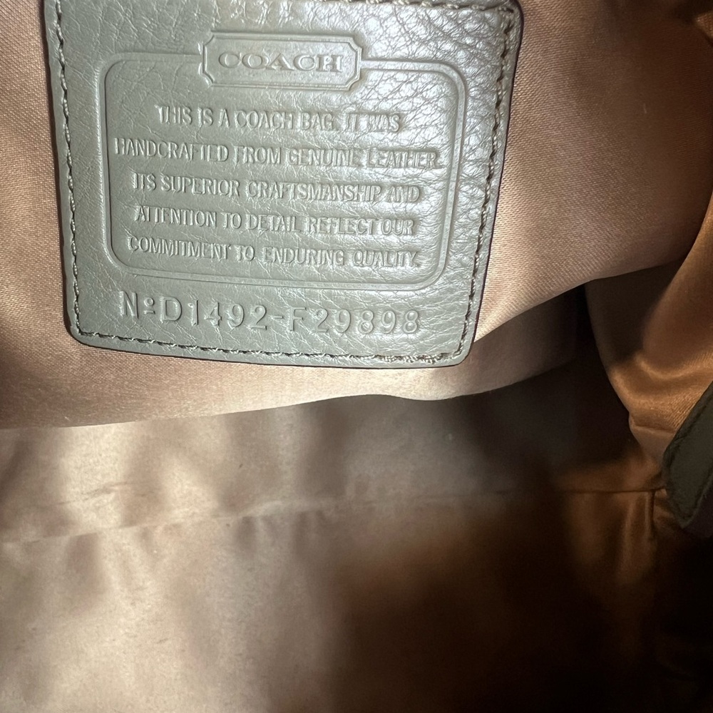 Coach D1492-F29898 Women's Park Leather Handbag Shoulder
Bag Olive USED - Picture 13 of 15